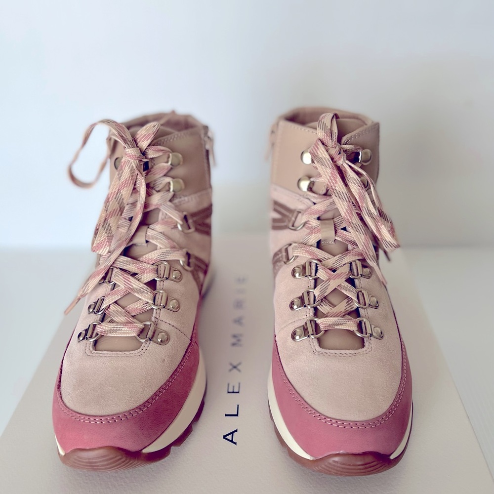 Women’s Alex Marie Thayla  High Top Sneakers Size 7.5M
